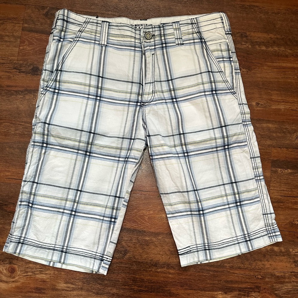 Men's Buckle Black Plaid Short